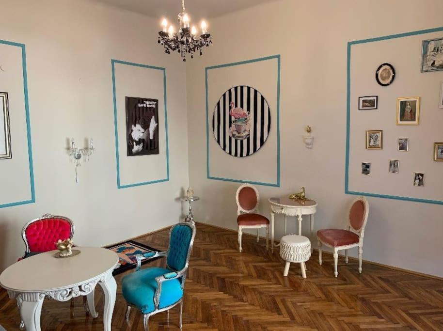 Barbie Baroque Апартаменты